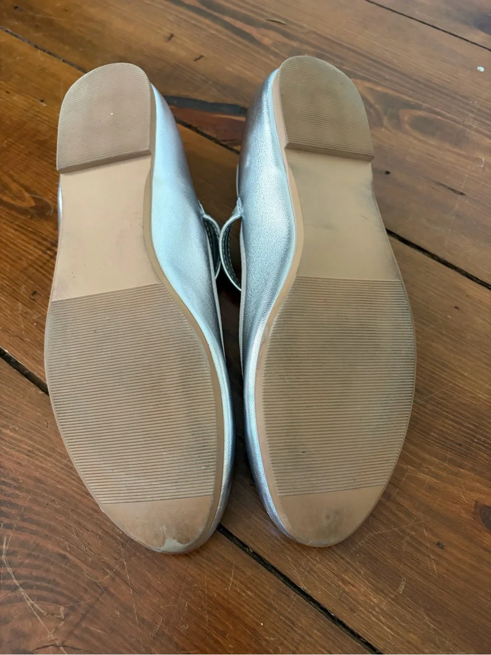 Madden Girl Silver Mary Jane Flats| size 6.5